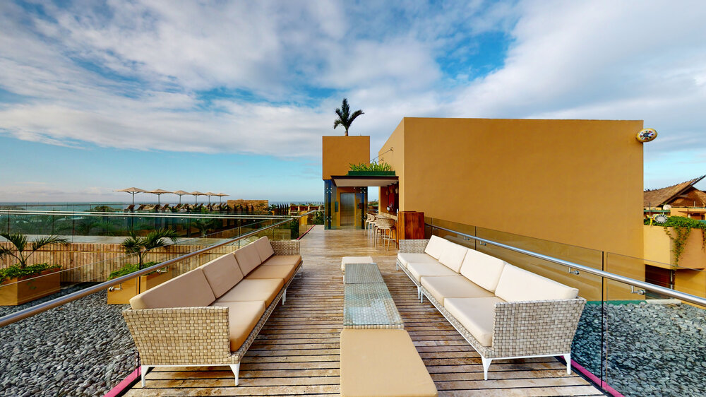 Casa Fuego Glass Pool