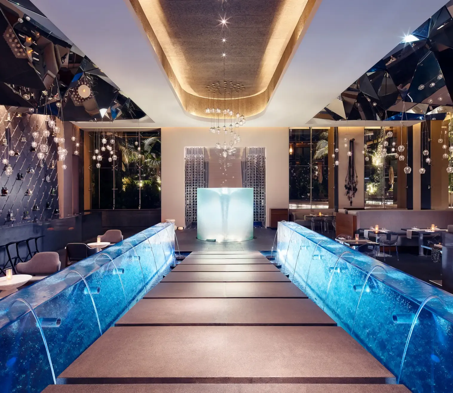 HA restaurant Michelin water feature